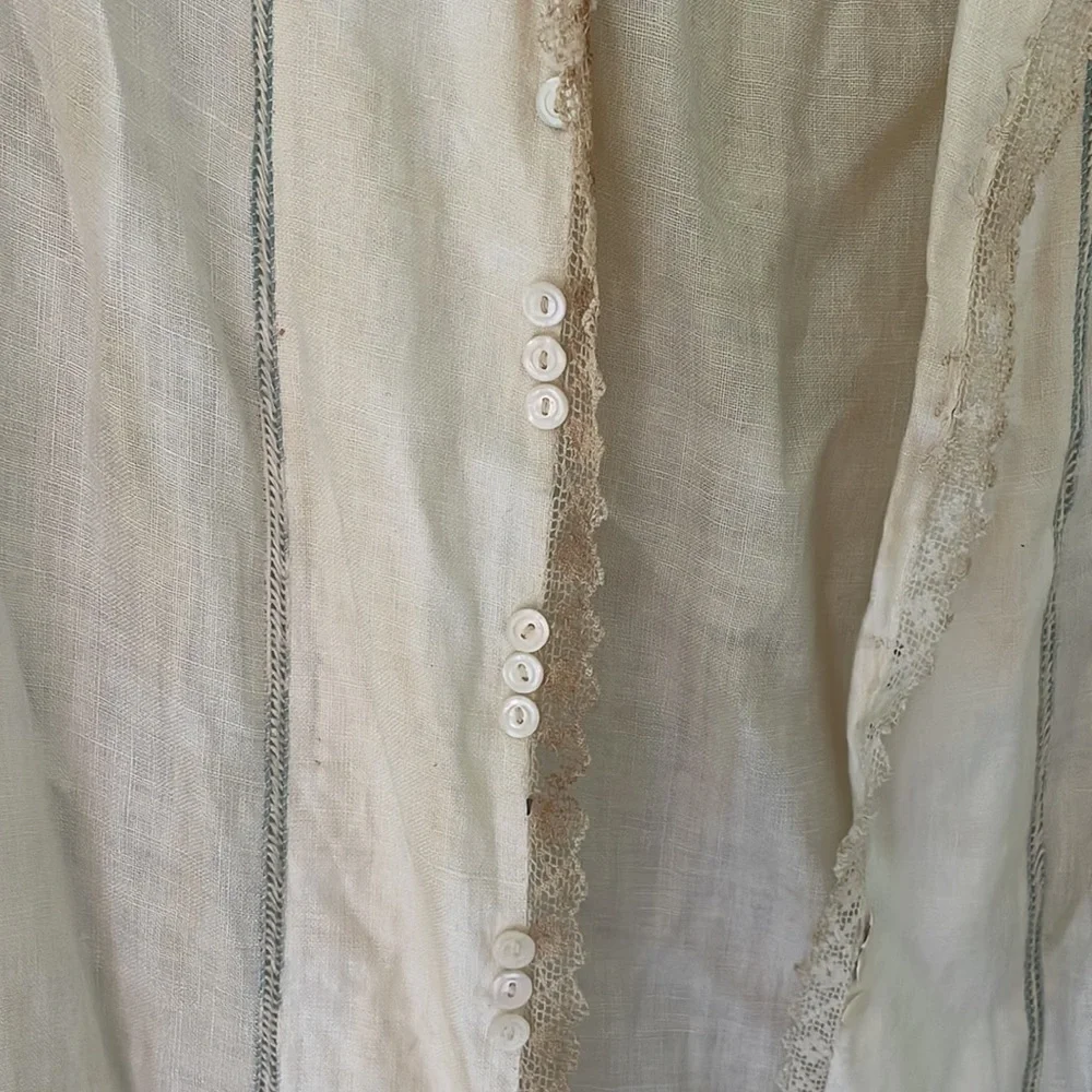🕰️ Antique Nursing Gown with Padded Hanger